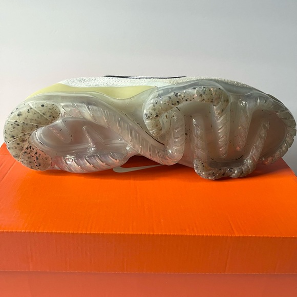 🌟SOLD🌟Nike Vapormax metallic silver (Size 12) - Picture 5 of 9